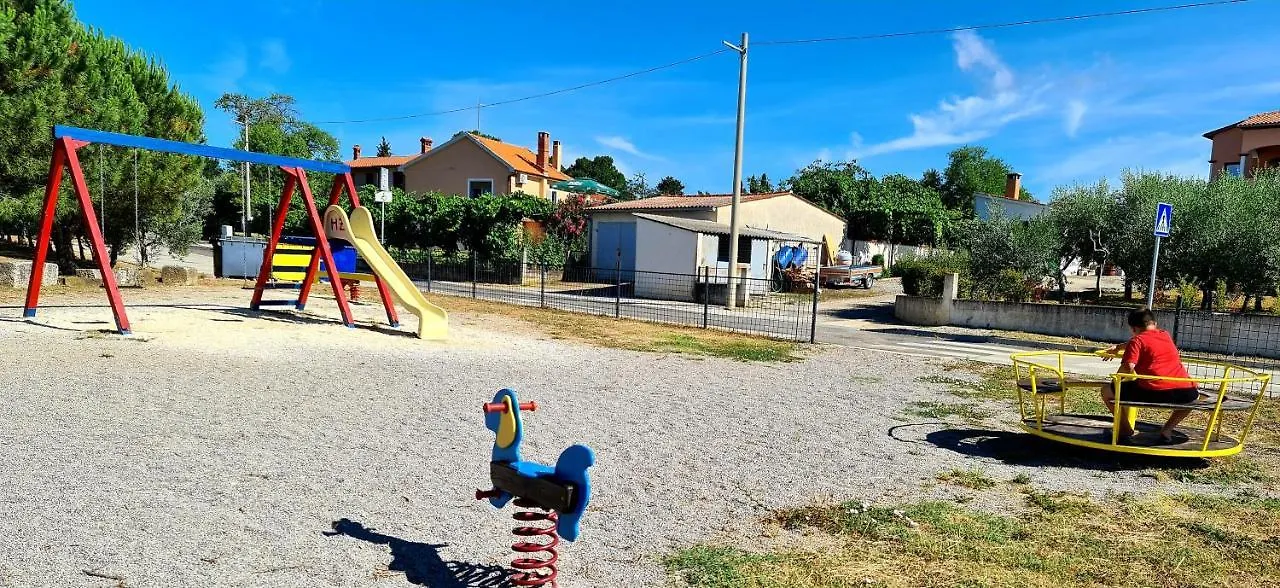 Apartman Legos 0*, Loborika Croatia